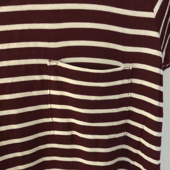 Mossimo T-shirt - Picture 3 of 5